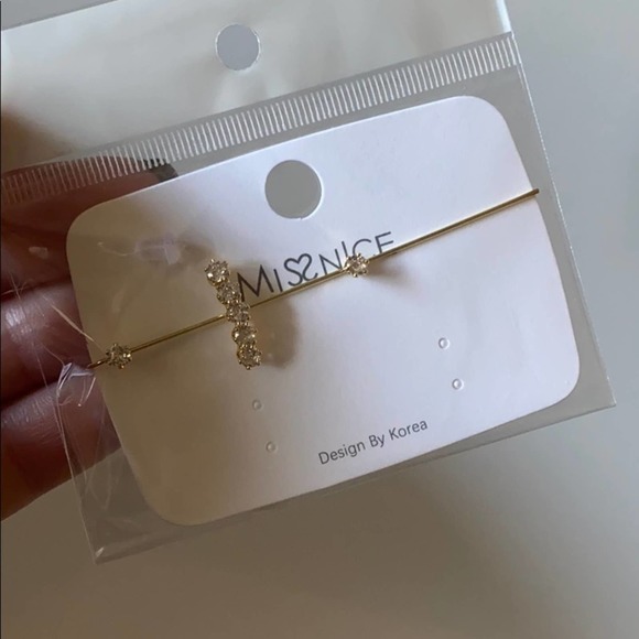 Trendy Gold Jeweled Ear Bone Clip Earring - Picture 7 of 9